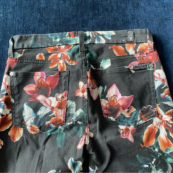 7 For All Mankind Black Floral Jeans with Colorful Flower Patterns Women’s 26 - Picture 6 of 13